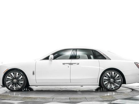 Used 2026 Rolls-Royce Ghost AWD/4WD image 6