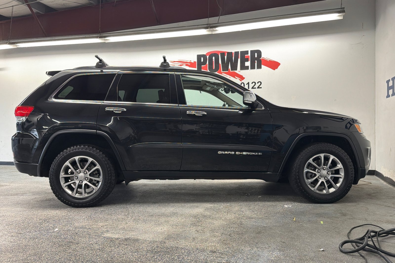Used 2015 Jeep Grand Cherokee Limited w/ Trailer Tow Group IV AWD/4WD image 2
