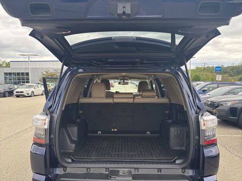 Used 2017 Toyota 4Runner SR5 Premium AWD/4WD image 30