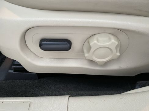 Used 2014 Ford Taurus SEL w/ Equipment Group 201A image 13