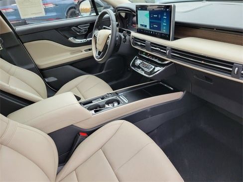 New 2026 Lincoln Corsair Reserve image 23