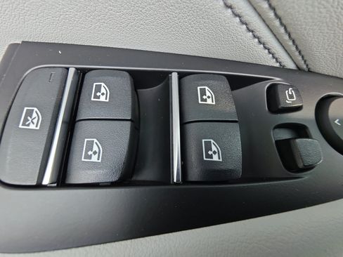 Used 2023 BMW X5 xDrive45e w/ Executive Package AWD/4WD image 28