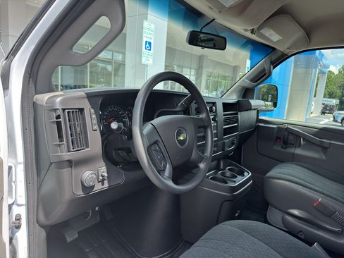 Used 2025 Chevrolet Express 2500 w/ Driver Convenience Package RWD image 8