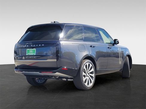 New 2025 Land Rover Range Rover SE image 4