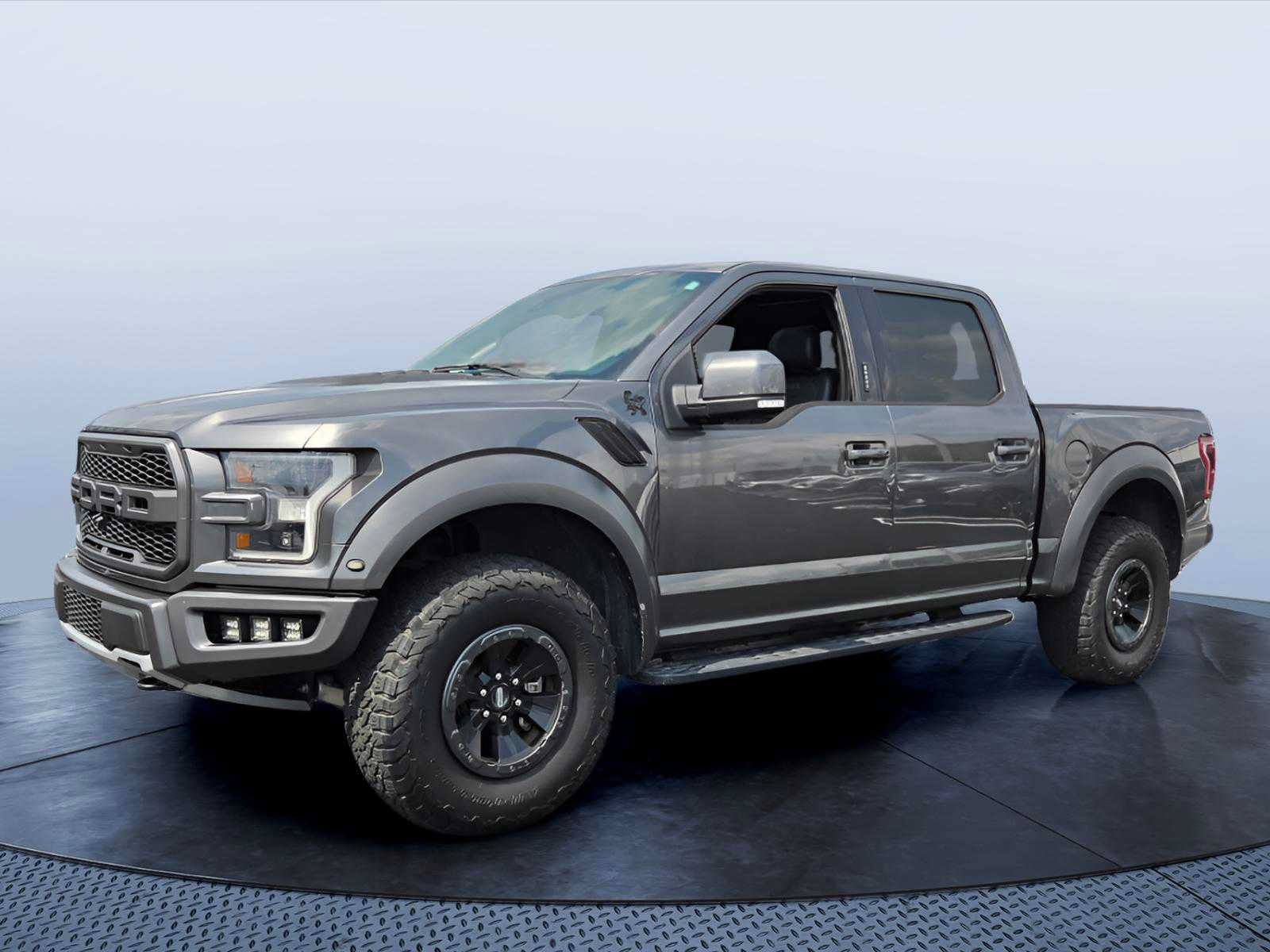 Used 2018 Ford F150 Raptor w/ Equipment Group 802A Luxury AWD/4WD image 2