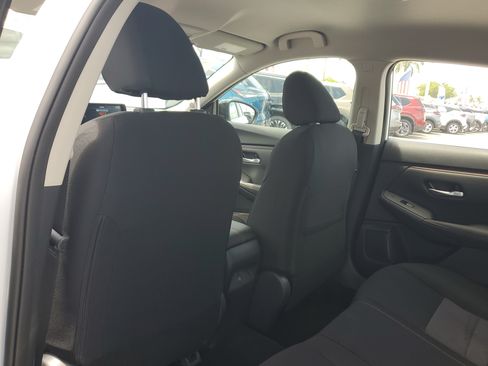 Used 2025 Nissan Sentra SR w/ Midnight Edition FWD image 11
