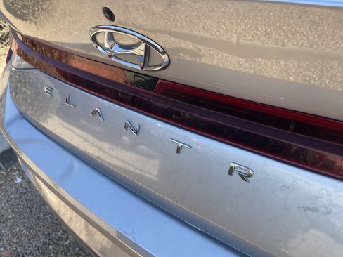 Used 2021 Hyundai Elantra SEL FWD image 4