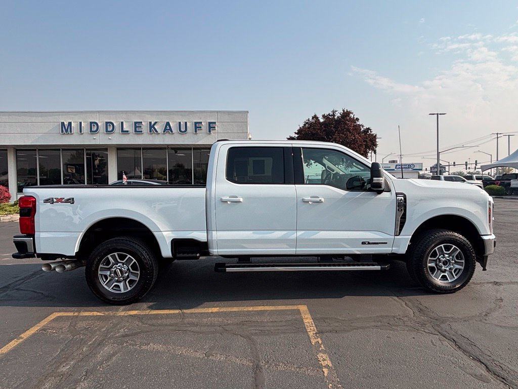 Used 2025 Ford F250 Lariat AWD/4WD image 2