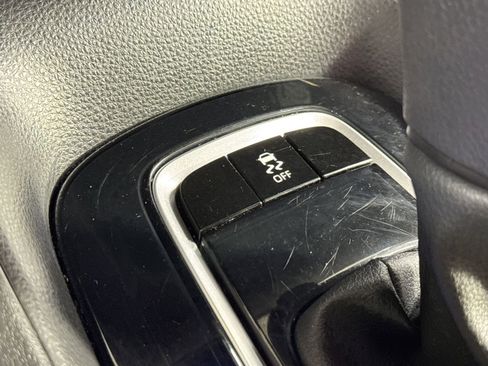 Used 2023 Toyota Corolla LE image 34