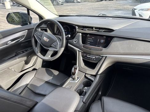 Used 2018 Cadillac XT5 Luxury w/ Driver Awareness Package image 23
