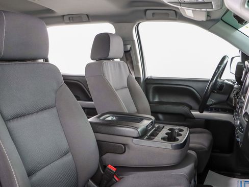 Used 2018 Chevrolet Silverado 1500 LT w/ All Star Edition image 28