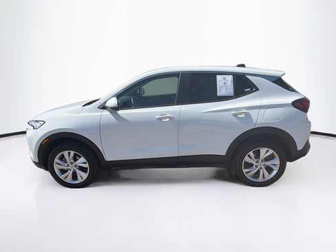 Used 2025 Buick Encore GX Preferred AWD/4WD image 4