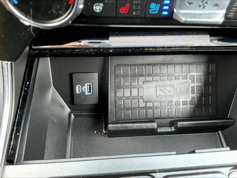 Used 2022 Ford F150 Lariat w/ Equipment Group 502A High AWD/4WD image 18