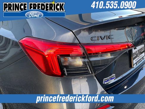 Used 2022 Honda Civic Touring image 28