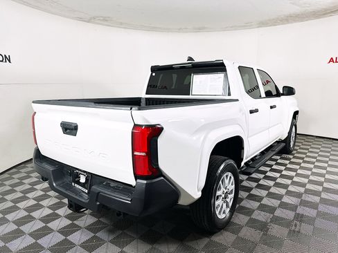 Used 2024 Toyota Tacoma SR image 3