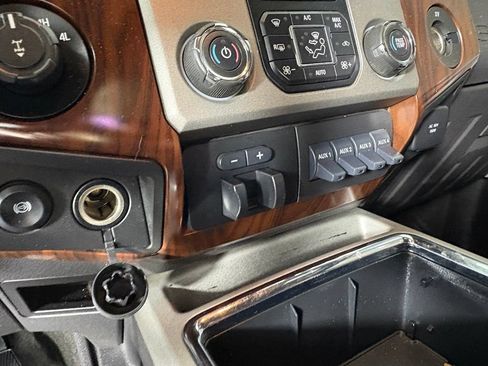 Used 2016 Ford F350 Lariat w/ Lariat Interior Package AWD/4WD image 23