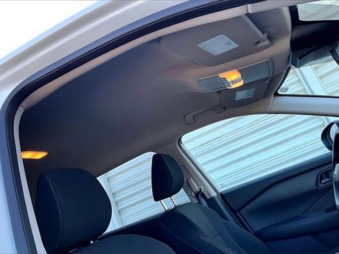 Used 2025 Nissan Rogue S image 19