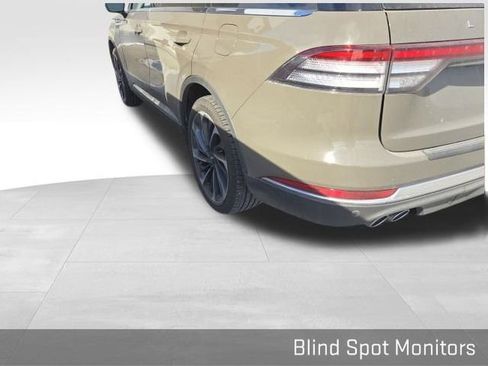 Used 2025 Lincoln Aviator Reserve w/ Equipment Group 201A image 9