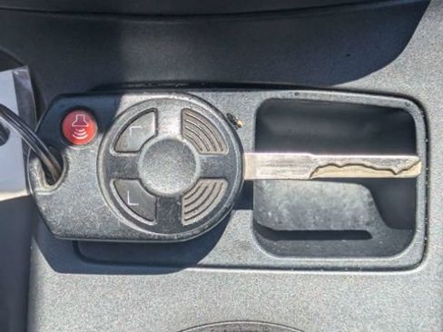 Used 2015 Ford Escape S FWD image 32