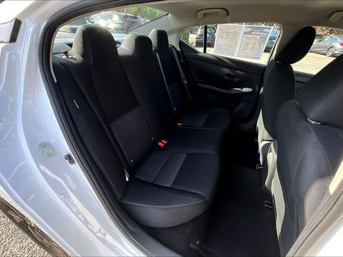 Used 2025 Nissan Sentra SV FWD image 28