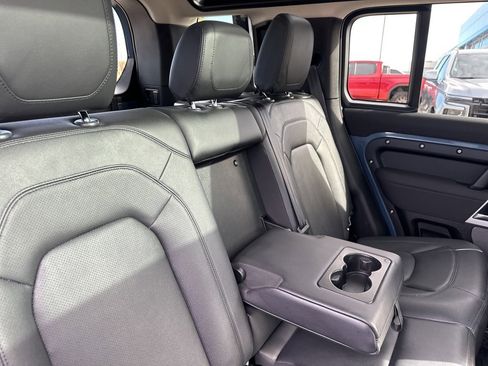 Used 2023 Land Rover Defender 110 S image 28