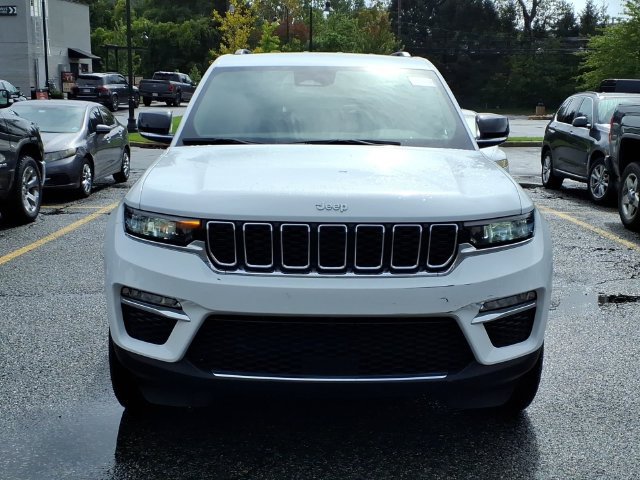 Used 2025 Jeep Grand Cherokee Limited AWD/4WD image 2