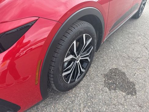 Used 2023 Toyota Crown Limited image 3