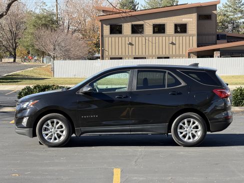 Used 2020 Chevrolet Equinox LS w/ LS Convenience Package FWD image 8