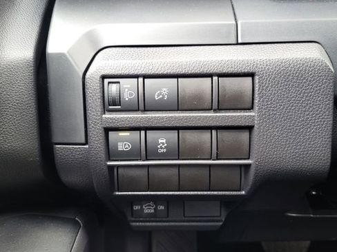 Used 2025 Toyota Tacoma SR image 22