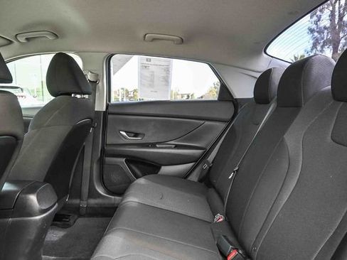 Certified 2023 Hyundai Elantra SE image 16