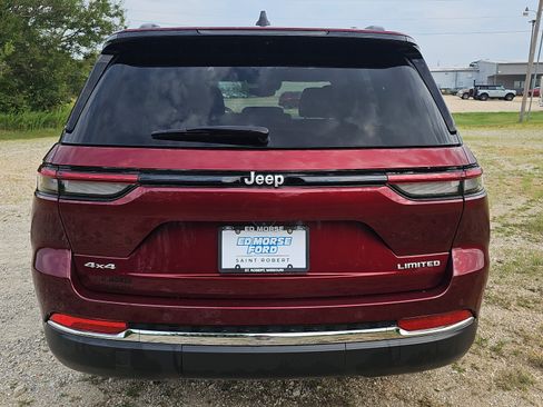 Used 2024 Jeep Grand Cherokee Limited AWD/4WD image 5