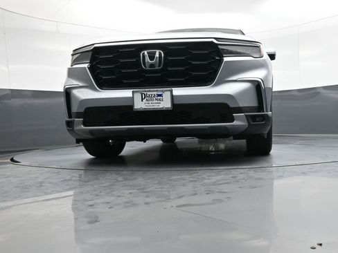 Used 2024 Honda Pilot Touring image 29