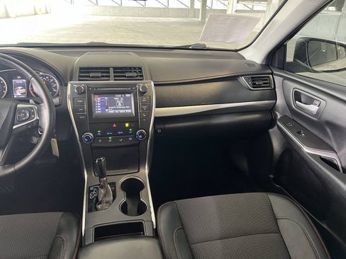 Used 2017 Toyota Camry SE FWD image 17