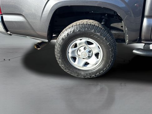 Used 2016 Toyota Tacoma SR5 w/ Towing Package RWD image 35