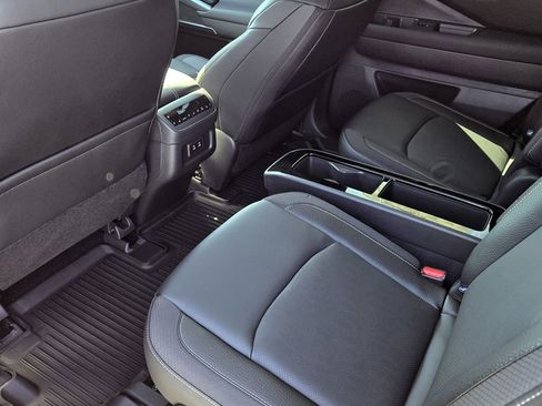 New 2026 Nissan Pathfinder SL w/ SL Premium Package FWD image 11