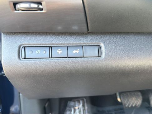 Used 2024 Nissan Pathfinder SL w/ SL Premium Package FWD image 19