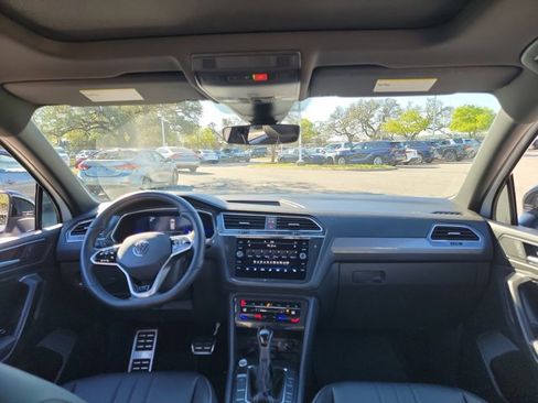 Used 2023 Volkswagen Tiguan SE R-Line image 19