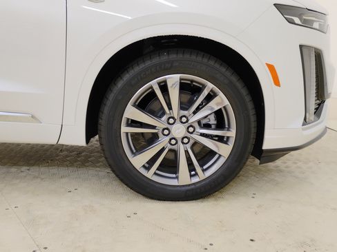 New 2025 Cadillac XT6 Premium Luxury w/ LPO, Floor Liner Package image 14