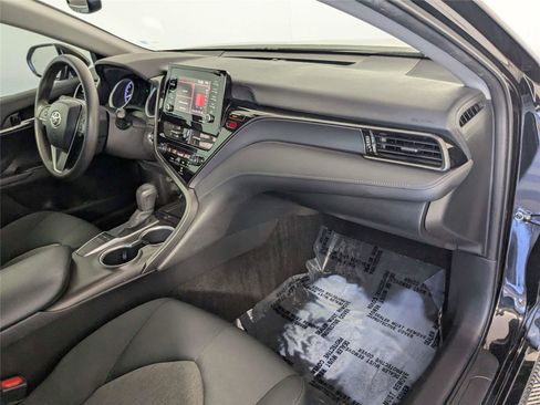 Used 2022 Toyota Camry LE w/ Convenience Package FWD image 30