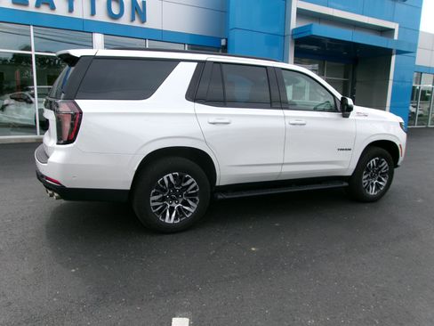 Used 2025 Chevrolet Tahoe Z71 w/ Comfort Package AWD/4WD image 3