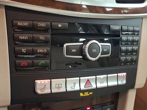 Used 2014 Mercedes-Benz E 350 4MATIC Sedan image 13