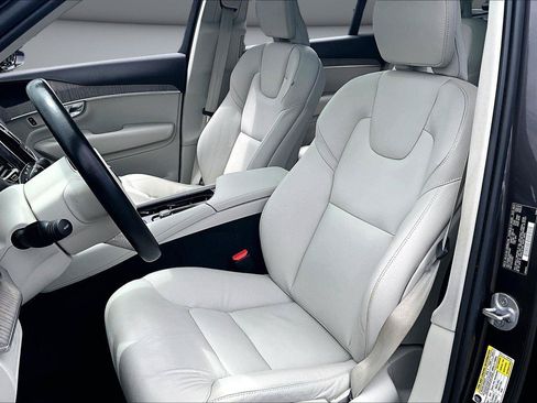 Used 2024 Volvo XC90 T8 Plus w/ Protection Package Premier AWD/4WD image 22