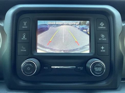 Used 2018 Jeep Wrangler Unlimited Sport S AWD/4WD image 28
