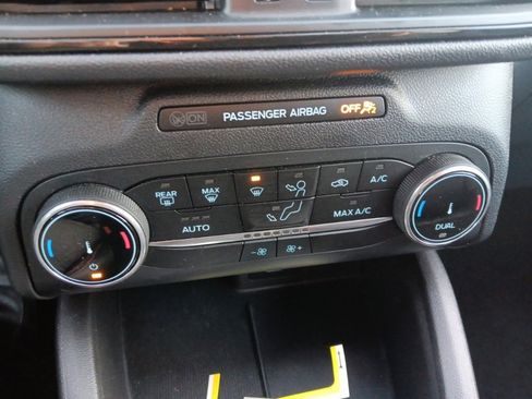 Used 2025 Ford Escape ST-Line image 24