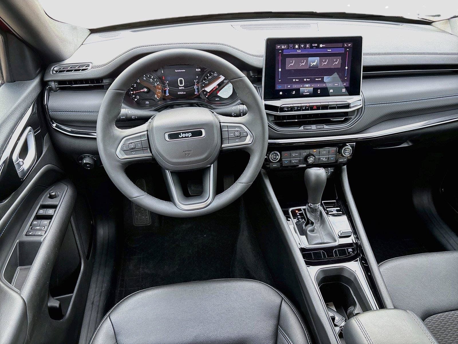Certified 2025 Jeep Compass Latitude w/ Convenience Group AWD/4WD image 2