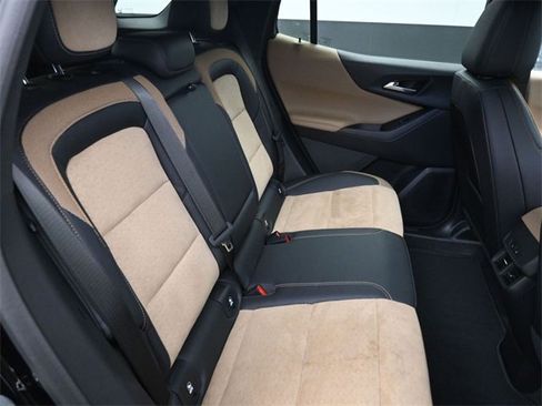 Used 2025 Chevrolet Equinox ACTIV w/ Safety and Technology Package image 13