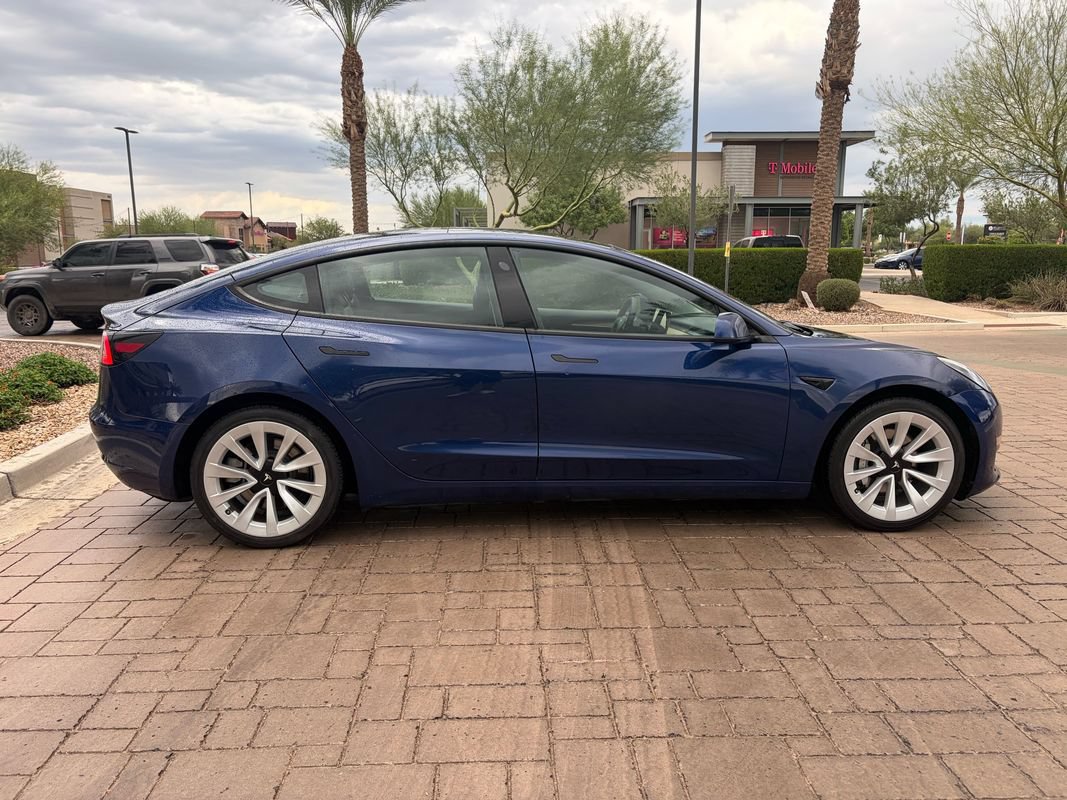 Used 2022 Tesla Model 3 RWD image 2