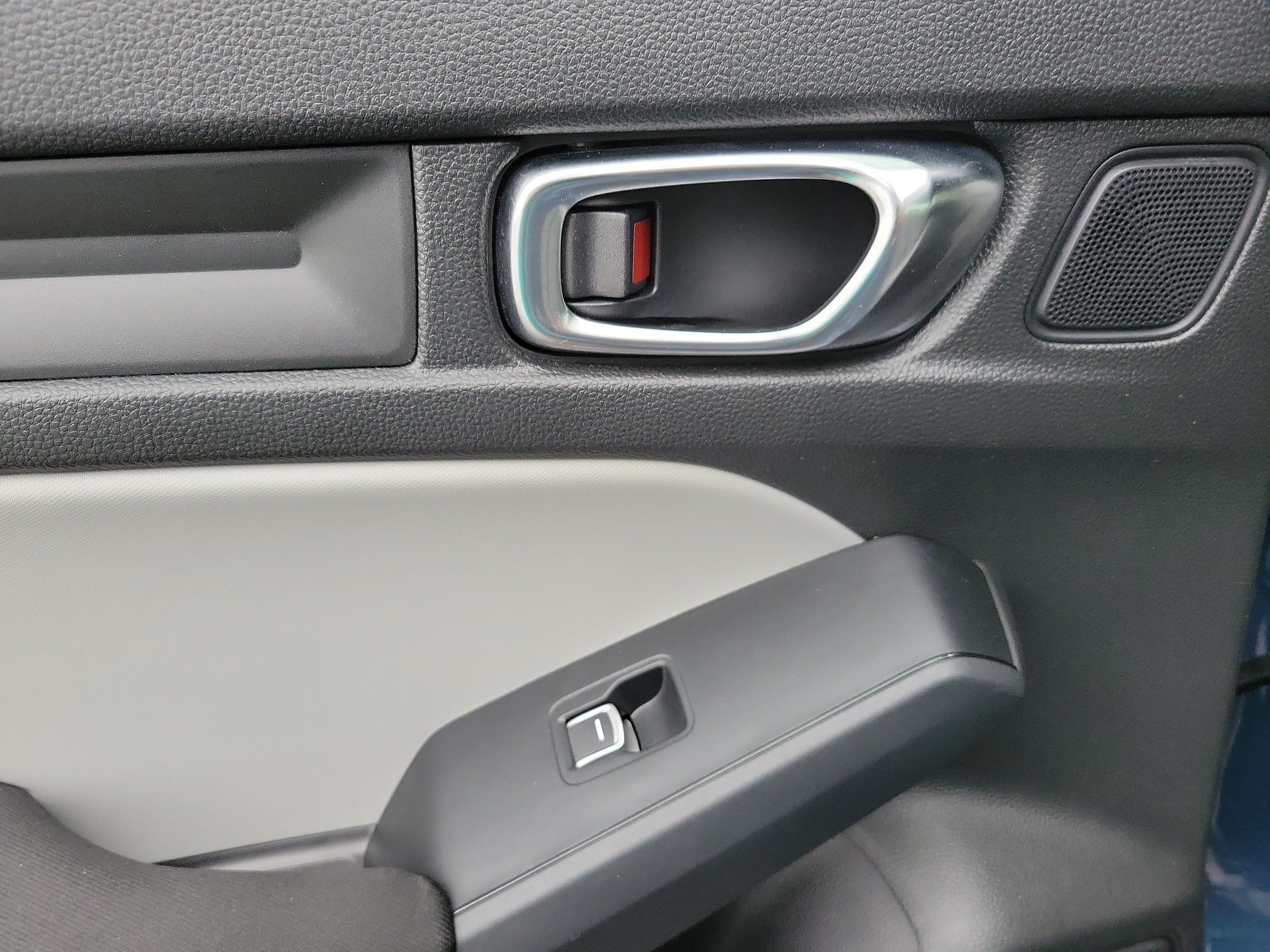Used 2025 Honda Civic Sport image 25