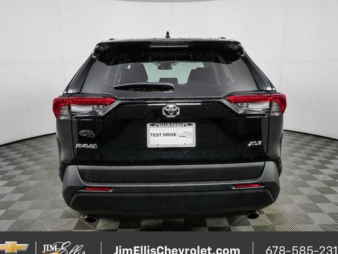 Used 2025 Toyota RAV4 XLE FWD image 27