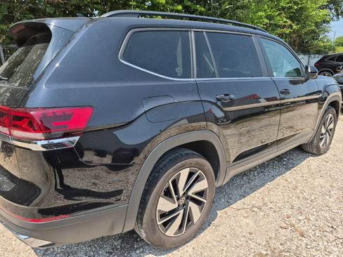 Used 2025 Volkswagen Atlas SE FWD image 3
